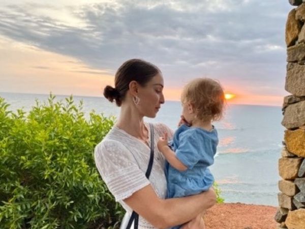 Alida Morberg Shared A Picture Of Her And Their Daughter, Oona, In 2020 During Their Trip To Sri Lanka