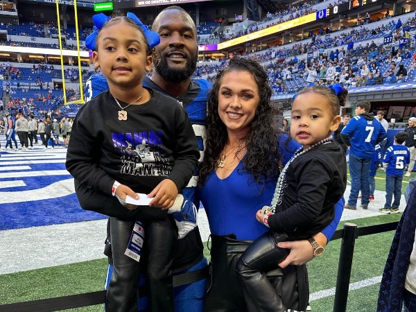 Shaquille Leonard And Kayla Leonard Pictured With Their Two Daughters At The Lucas Oil Stadium