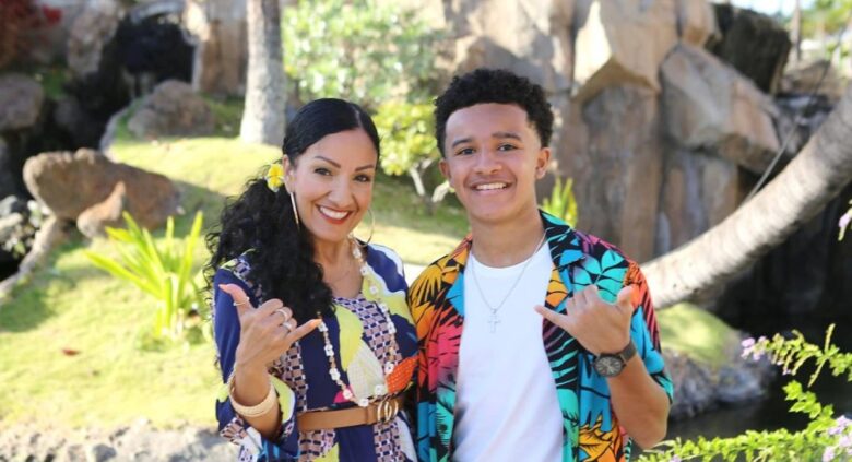 Cameron J. Wright Pictured With His Mom, Salesha Alaniz In 2021 During Their Trip To Hawaii