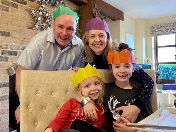 Robyn Betteridge Pictured With Her Family, Including Her Parents, Colin, Kristy, And Her Younger Sister, Skylar